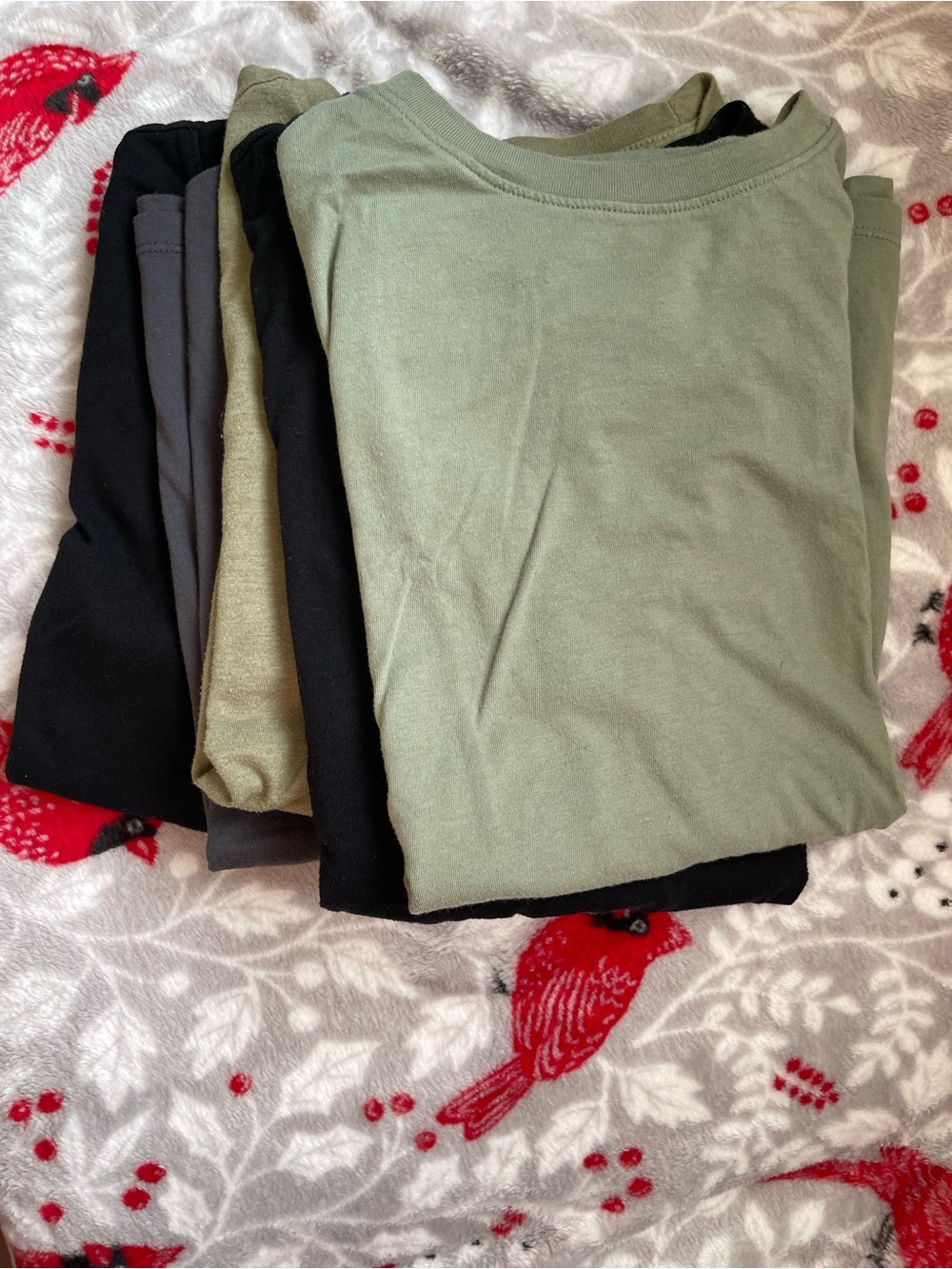 Bundle of 5 Cat & Jack Kids Short Sleeve Tees - Olive Green, Black, Gray